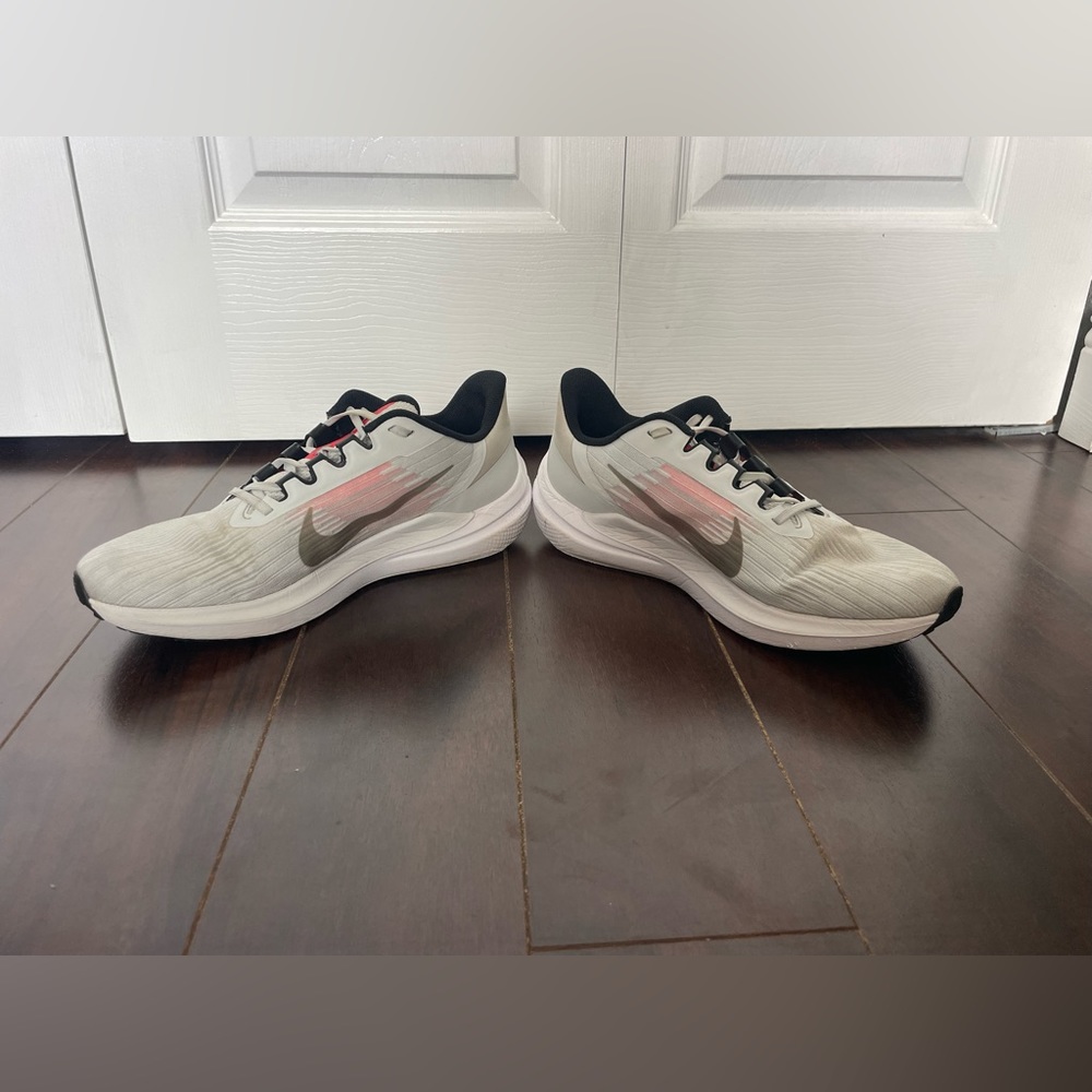 Nike Winflo 9 Running Shoes - Picture 9 of 15